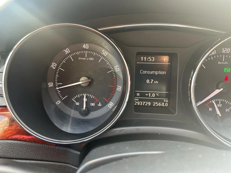 Skoda Superb, снимка 5 - Автомобили и джипове - 52951808