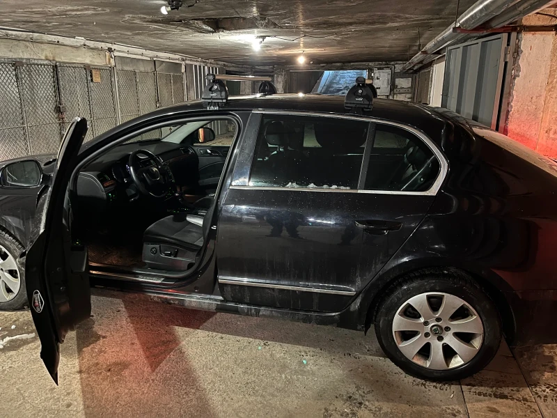 Skoda Superb, снимка 8 - Автомобили и джипове - 52951808