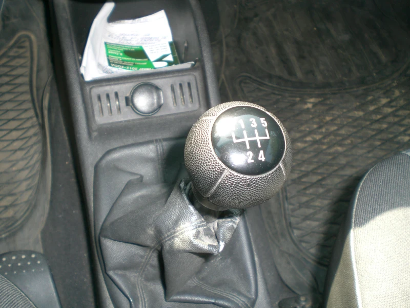 Opel Combo 1.3CDTI, снимка 9 - Автомобили и джипове - 51378307