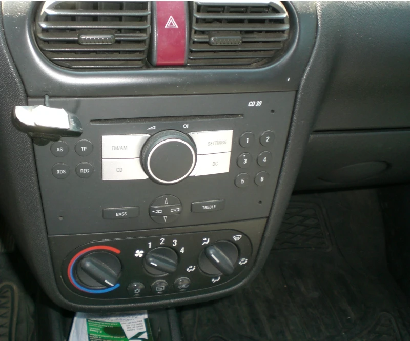 Opel Combo 1.3CDTI, снимка 8 - Автомобили и джипове - 51378307