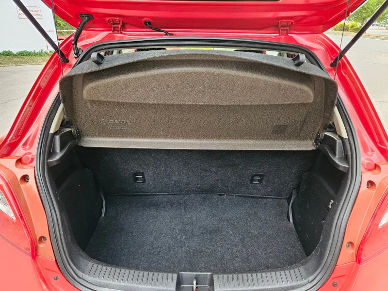 Mazda 2 1.3, 75к.с., 148х.км.!, снимка 6 - Автомобили и джипове - 51861073