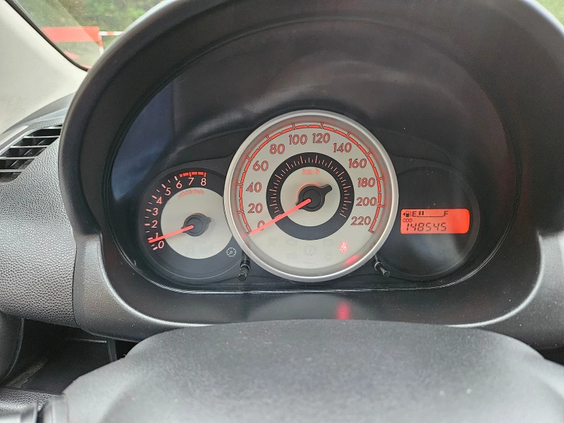 Mazda 2 1.3, 75к.с., 148х.км.!, снимка 13 - Автомобили и джипове - 51861073