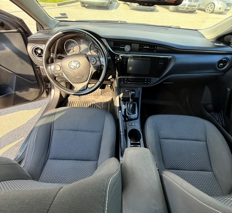 Toyota Corolla 1.6 CVT, снимка 13 - Автомобили и джипове - 52913151