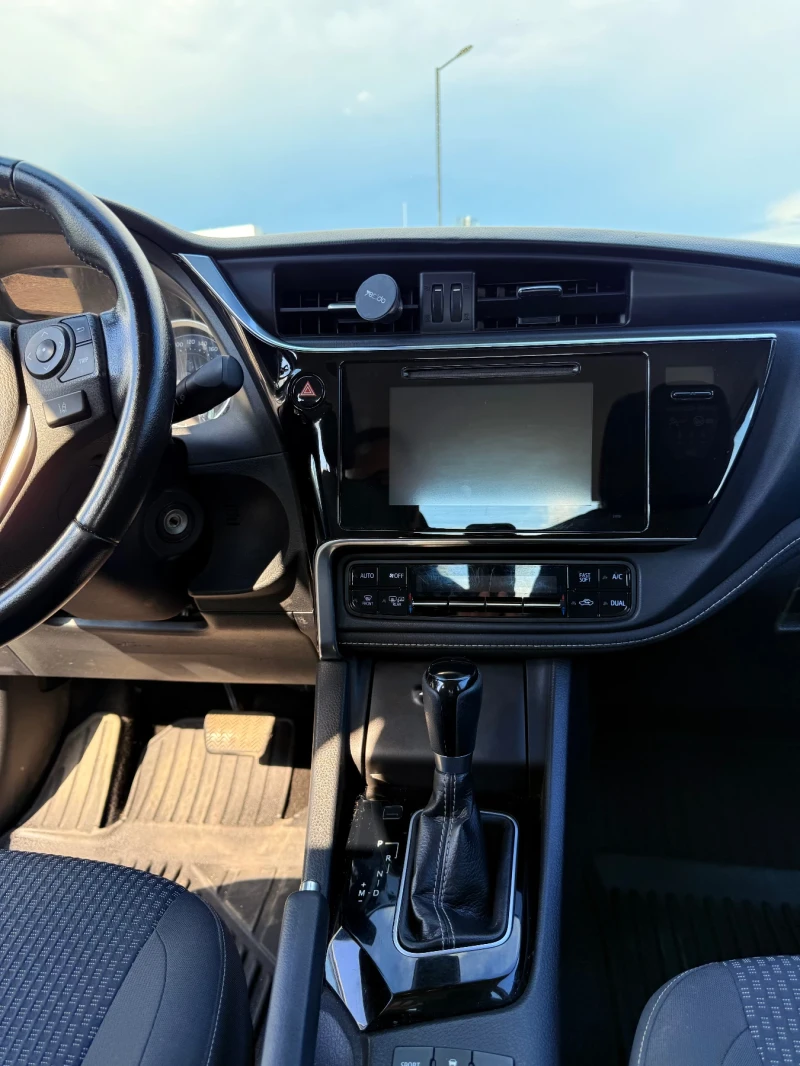 Toyota Corolla 1.6 CVT, снимка 15 - Автомобили и джипове - 52913151