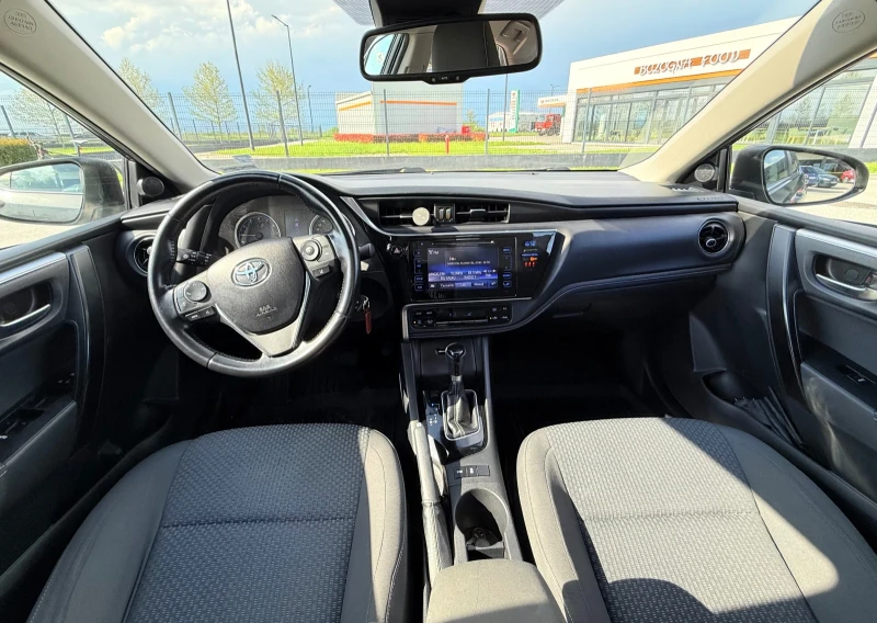 Toyota Corolla 1.6 CVT, снимка 10 - Автомобили и джипове - 52913151