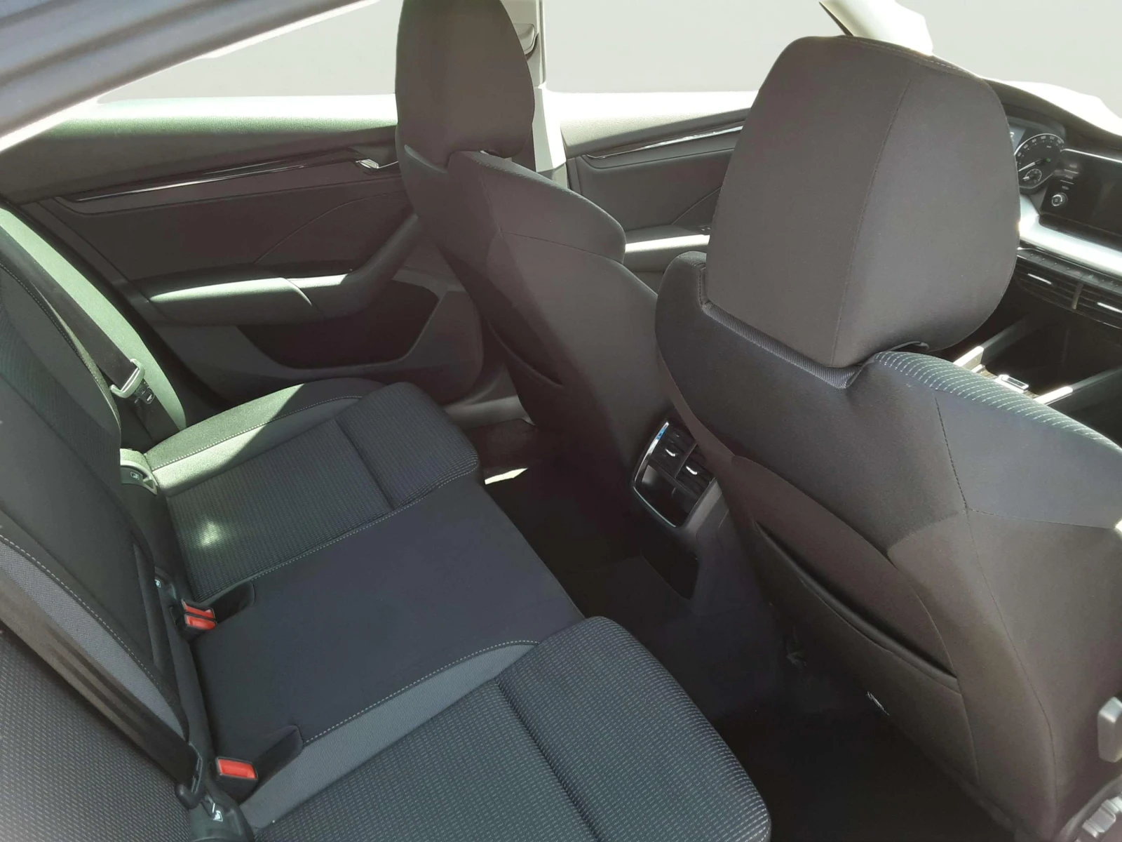 Skoda Octavia 1.5 TSI - изображение 9