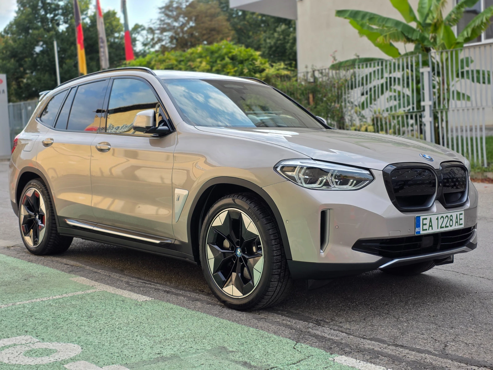 BMW iX3 Автомобил в пълна гаранция!  - изображение 3