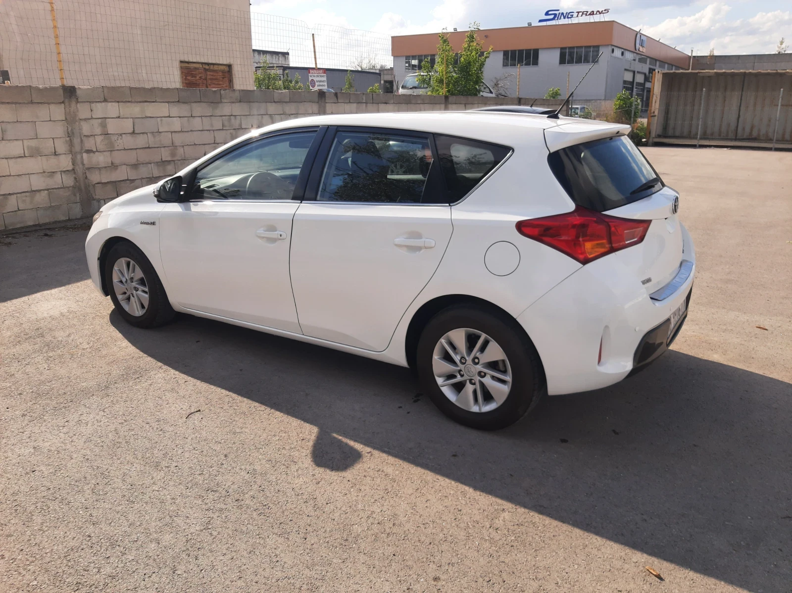 Toyota Auris  - изображение 8