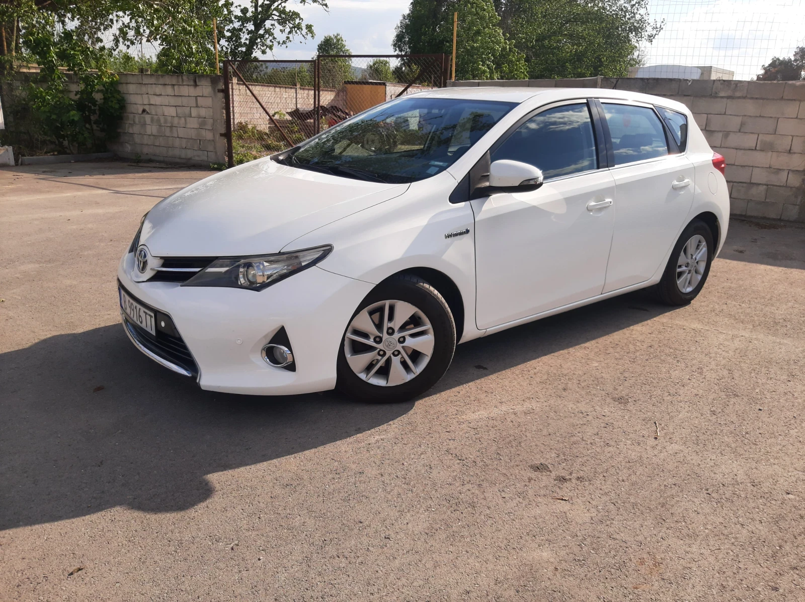 Toyota Auris  - изображение 2
