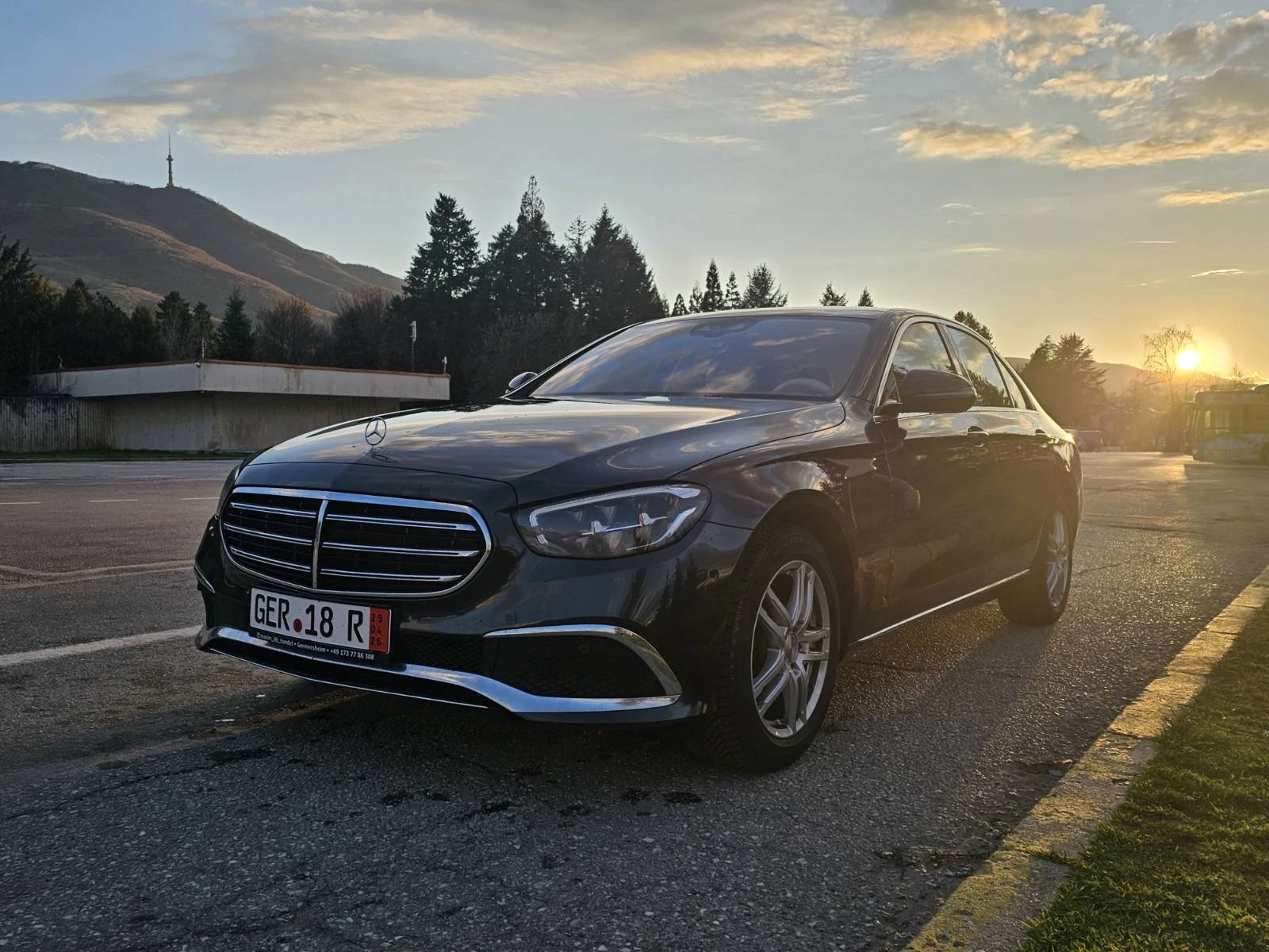 Mercedes-Benz E 220 BURMESTER* DESIGNO* MEMORY, снимка 3 - Автомобили и джипове - 54102270