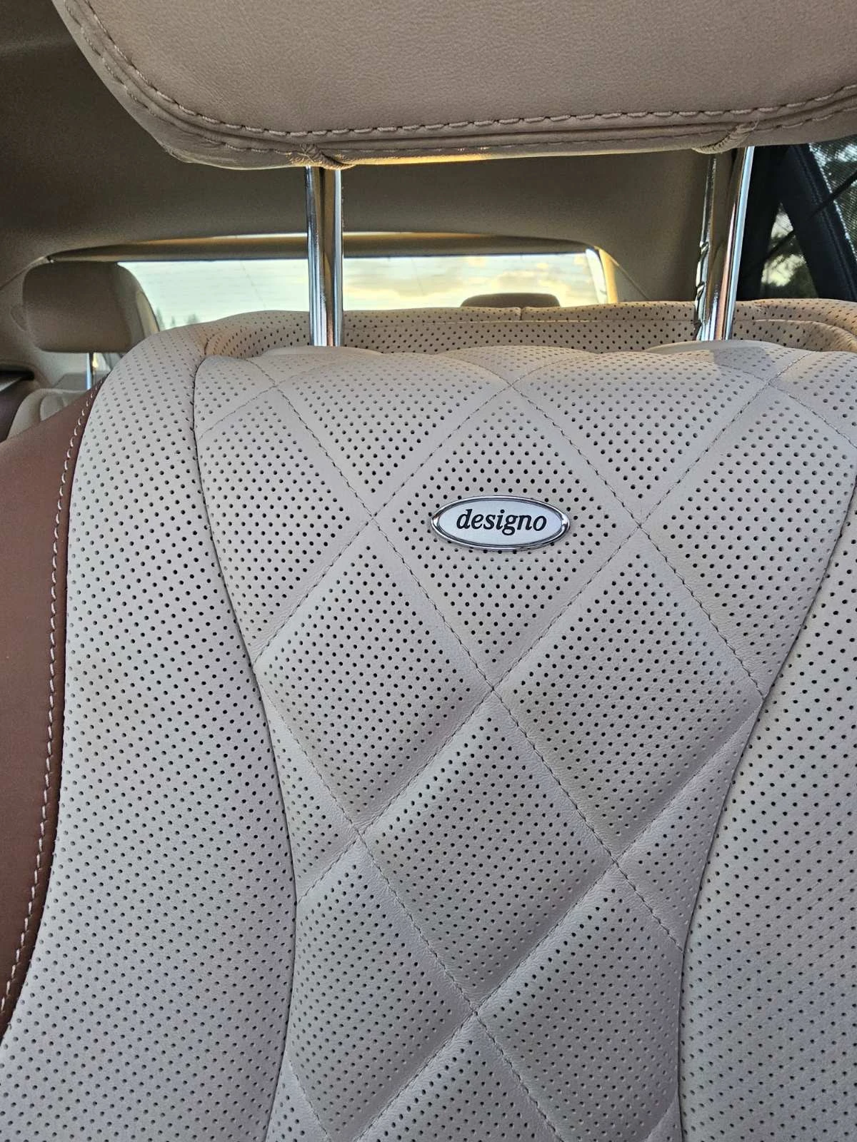 Mercedes-Benz E 220 BURMESTER* DESIGNO* MEMORY, снимка 11 - Автомобили и джипове - 54102270