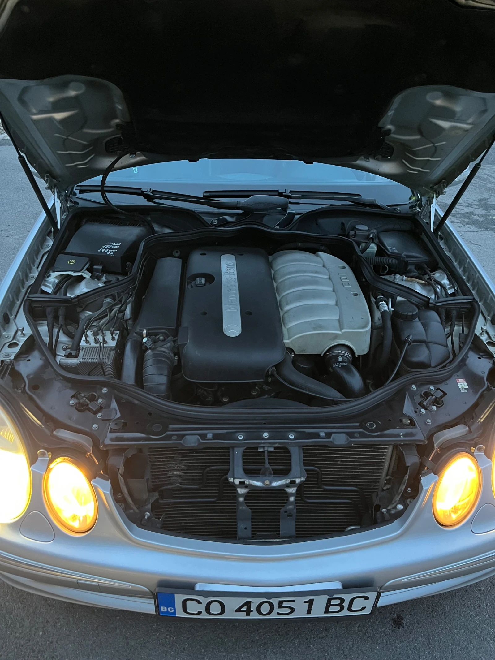 Mercedes-Benz E 270, снимка 12 - Автомобили и джипове - 54309159