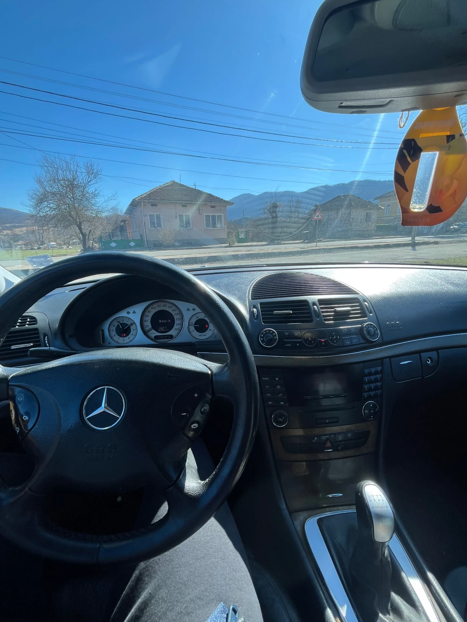 Mercedes-Benz E 270, снимка 11 - Автомобили и джипове - 54309159