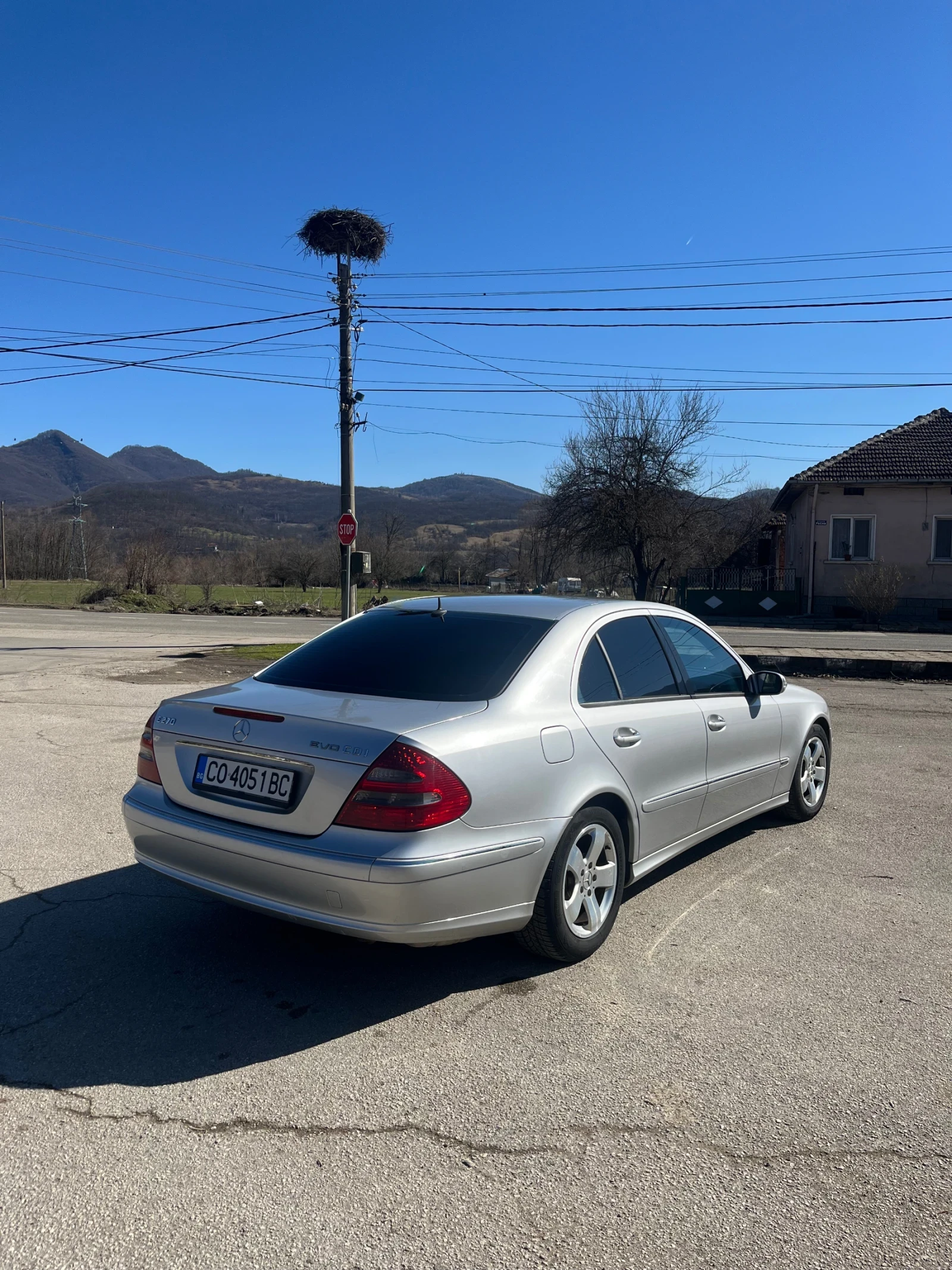 Mercedes-Benz E 270, снимка 4 - Автомобили и джипове - 54309159