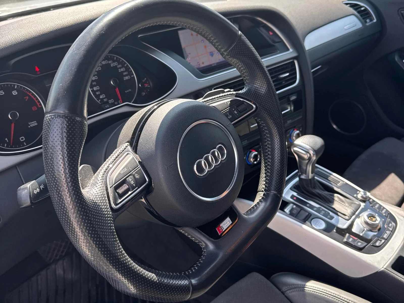 Audi A4 Premium Plus/B&O/KAMEPA/KEYLESS/NAVI, снимка 8 - Автомобили и джипове - 54393524
