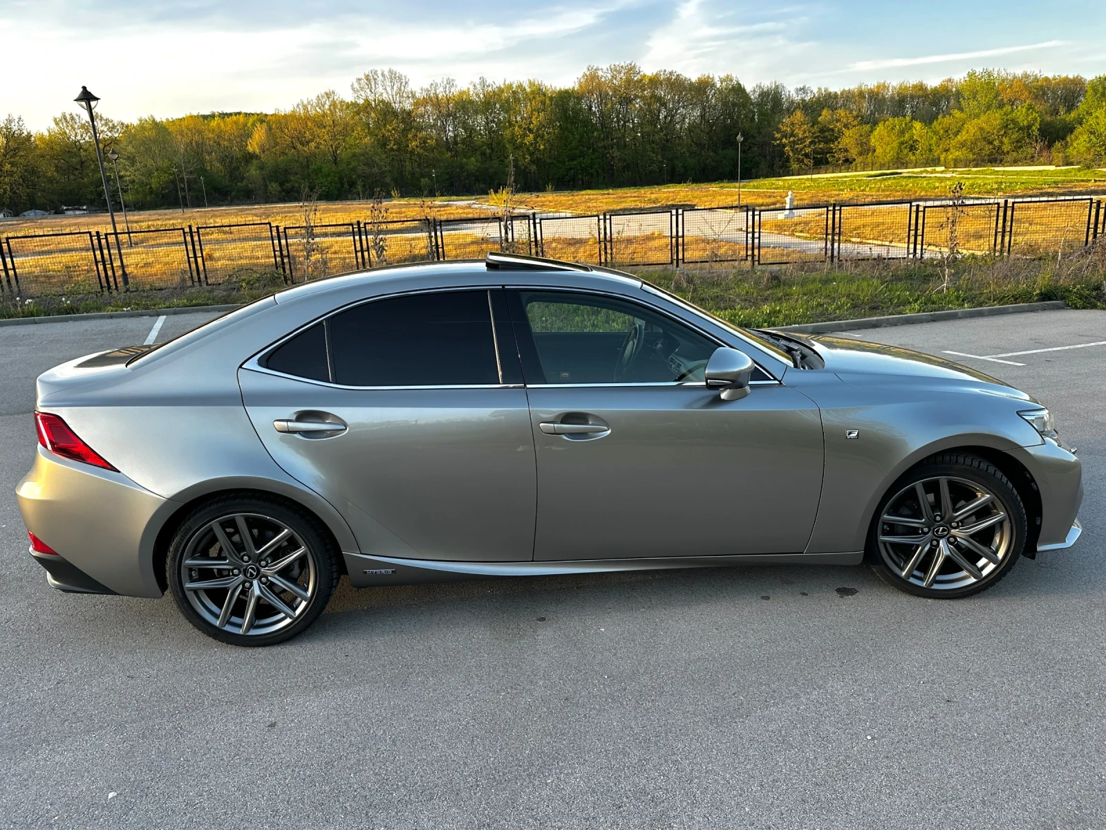 Lexus IS 300 F-Sport, снимка 6 - Автомобили и джипове - 54455592