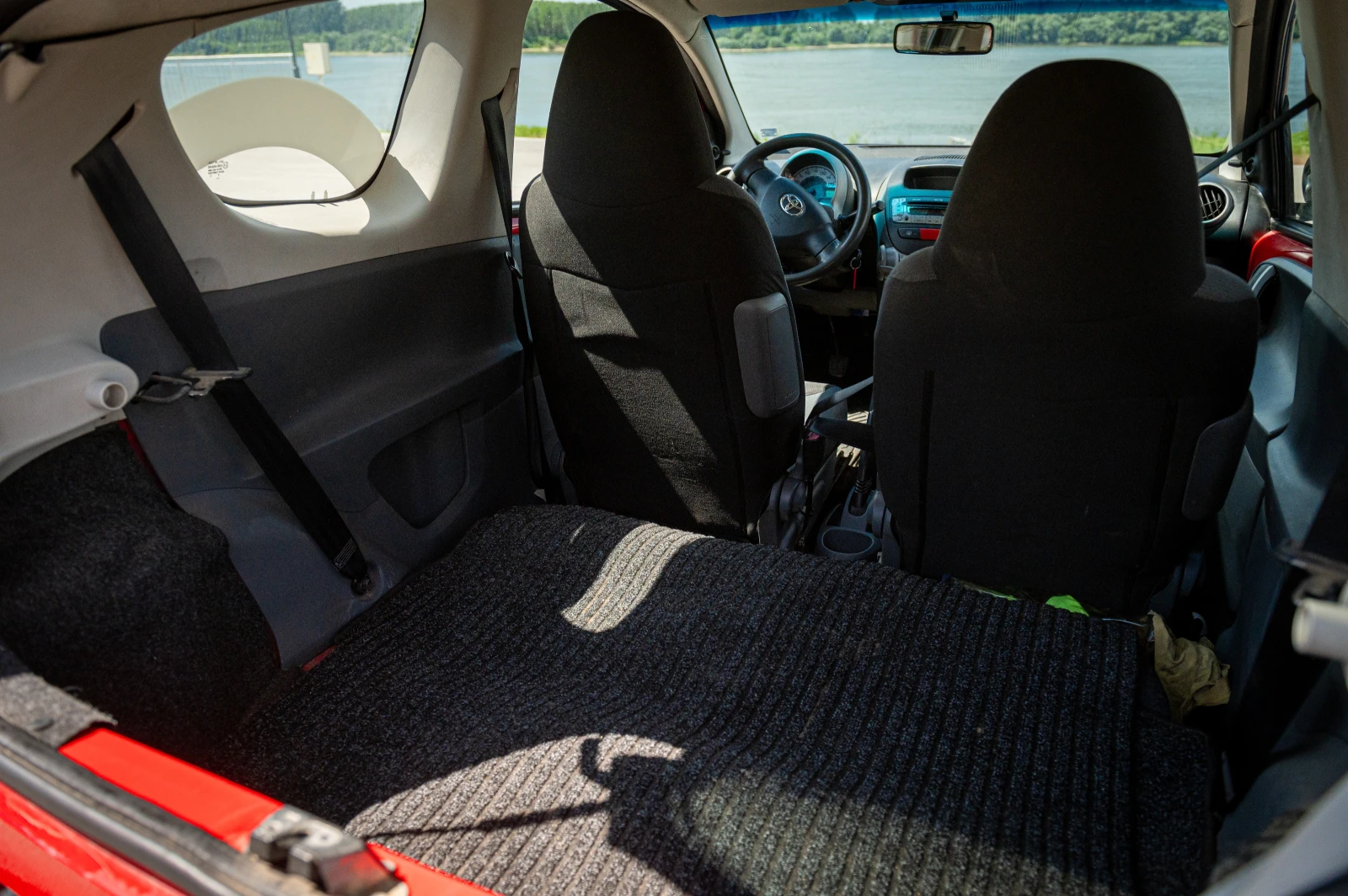 Toyota Aygo 1.0 БЕНЗИН/ГАЗ | КЛИМАТИК| ОБСЛУЖЕНА, снимка 15 - Автомобили и джипове - 54971169