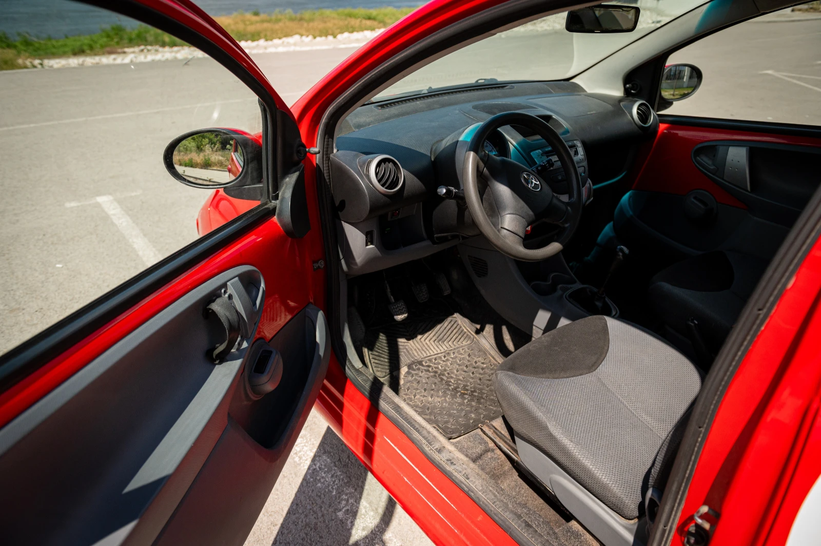 Toyota Aygo 1.0 БЕНЗИН/ГАЗ | КЛИМАТИК| ОБСЛУЖЕНА, снимка 10 - Автомобили и джипове - 54971169