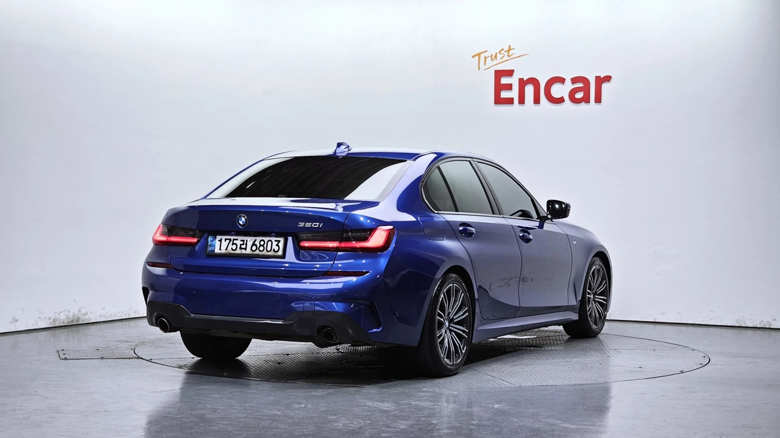 BMW 320 i M Sport, снимка 2 - Автомобили и джипове - 55477409