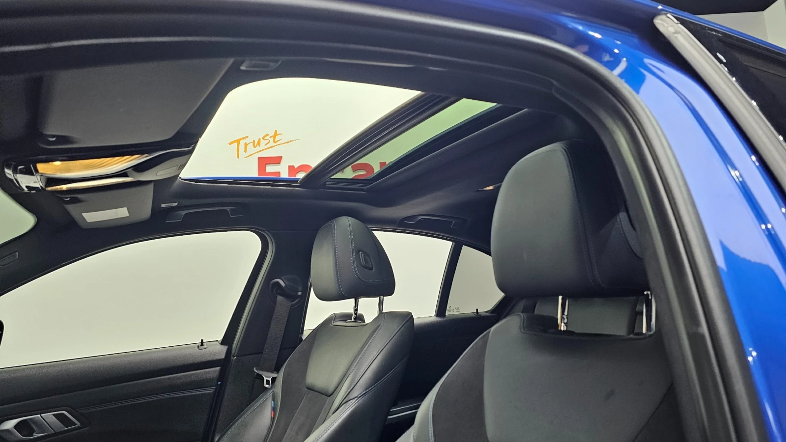 BMW 320 i M Sport, снимка 15 - Автомобили и джипове - 55477409