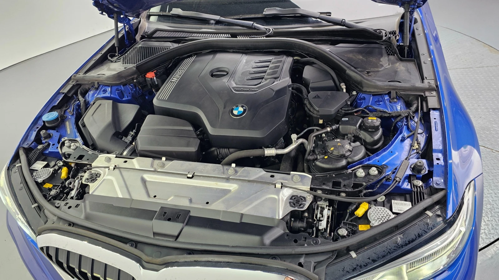BMW 320 i M Sport, снимка 7 - Автомобили и джипове - 55477409