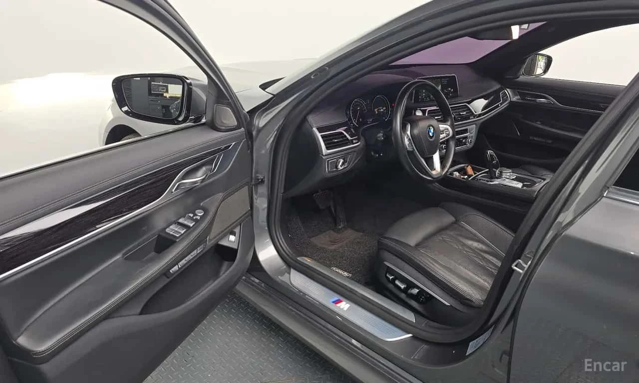 BMW 730 * 730Ld xDrive M Sport * CARFAX * ЦЕНА ДО БГ, снимка 5 - Автомобили и джипове - 55511082