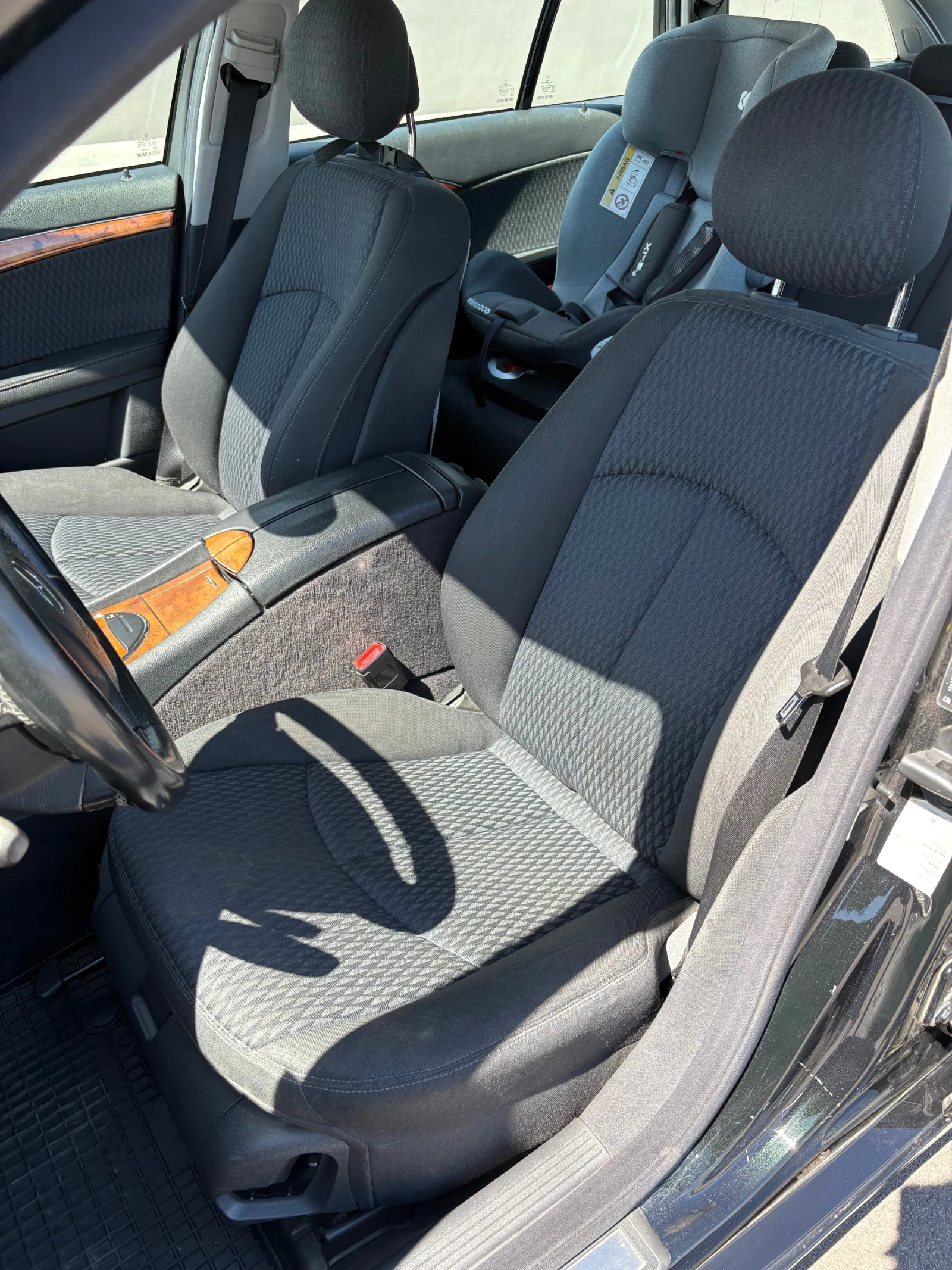 Mercedes-Benz E 240, снимка 9 - Автомобили и джипове - 55905124
