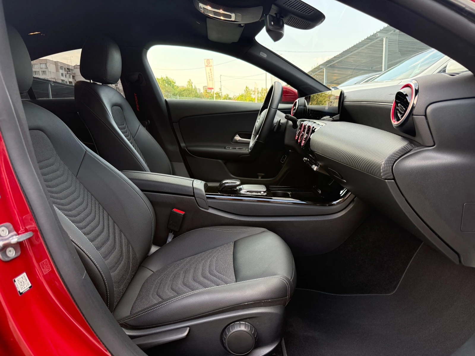 Mercedes-Benz CLA 200 AMG-LINE, снимка 8 - Автомобили и джипове - 55924829