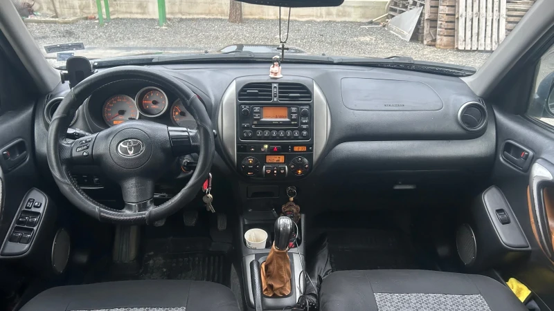 Toyota Rav4 2.0 D-4D, снимка 9 - Автомобили и джипове - 48713090