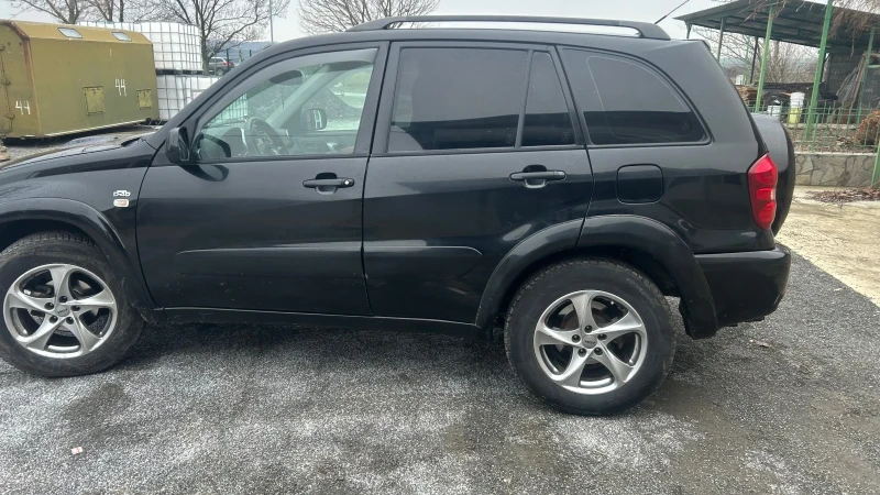 Toyota Rav4 2.0 D-4D, снимка 4 - Автомобили и джипове - 48713090