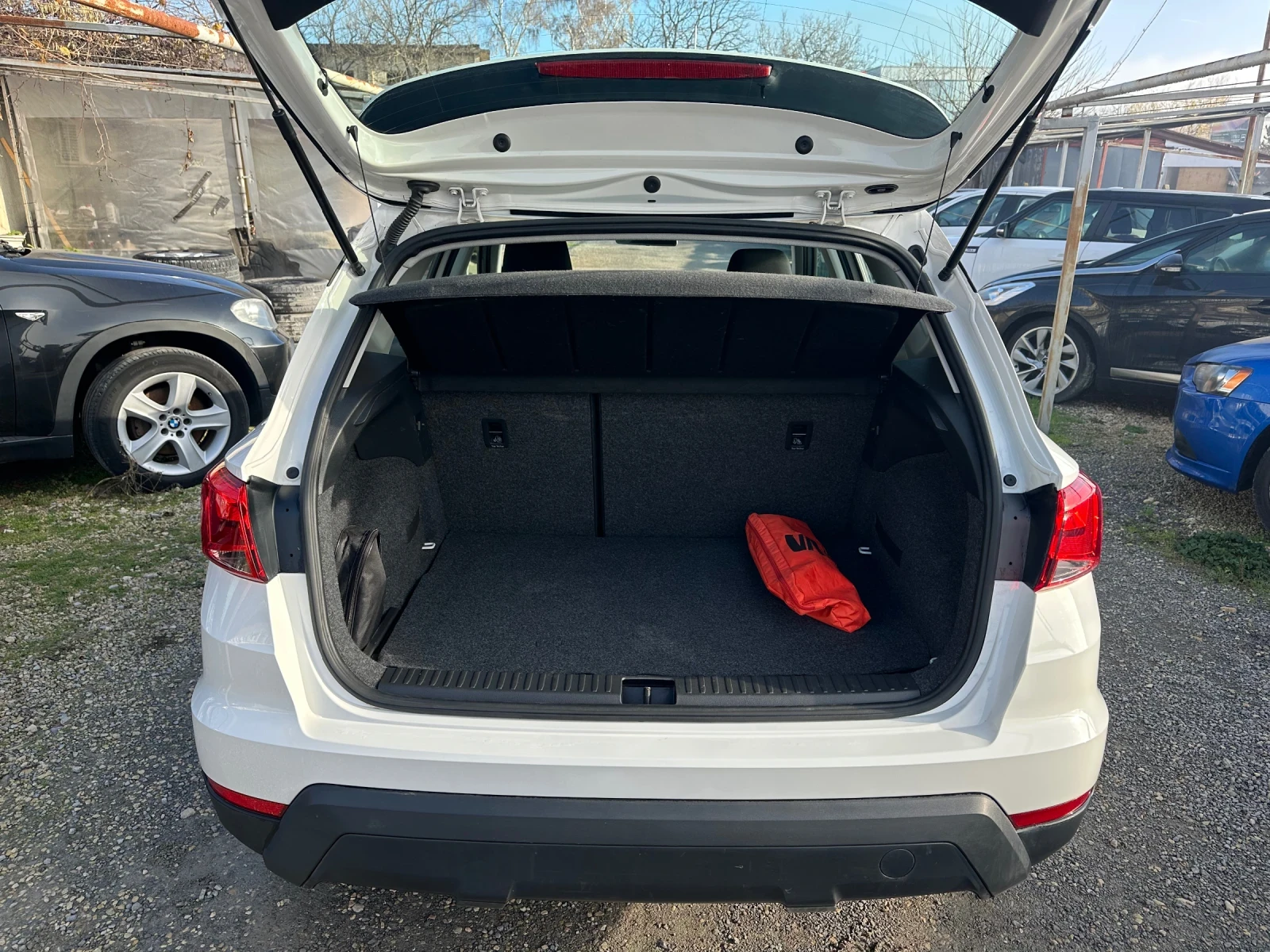 Seat Arona 1.0TGI- Фабричен Метан - изображение 7