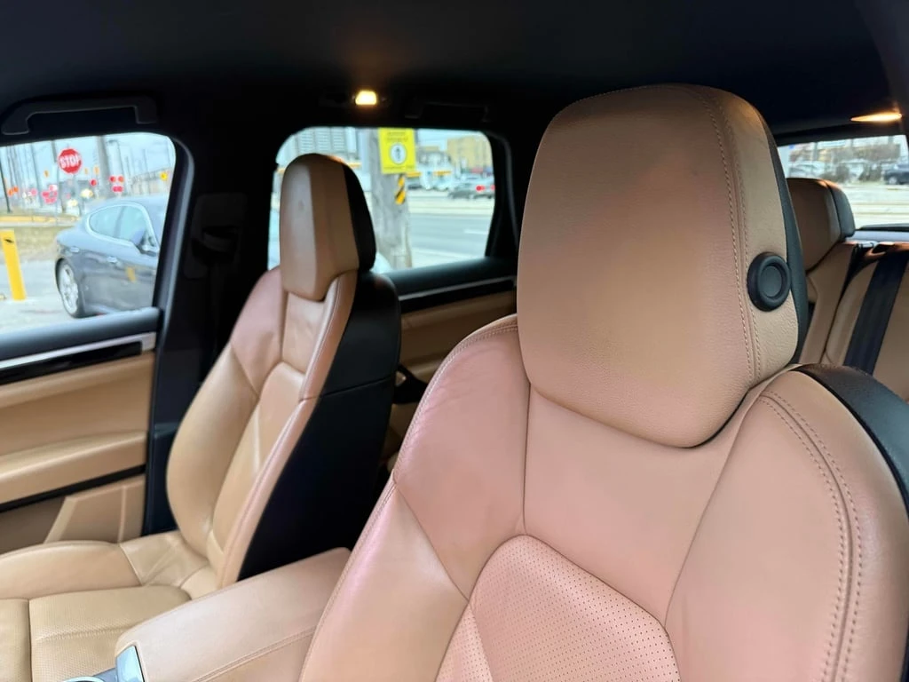 Porsche Cayenne * AWD 4dr * CARFAX * ЦЕНА ДО БГ - изображение 10