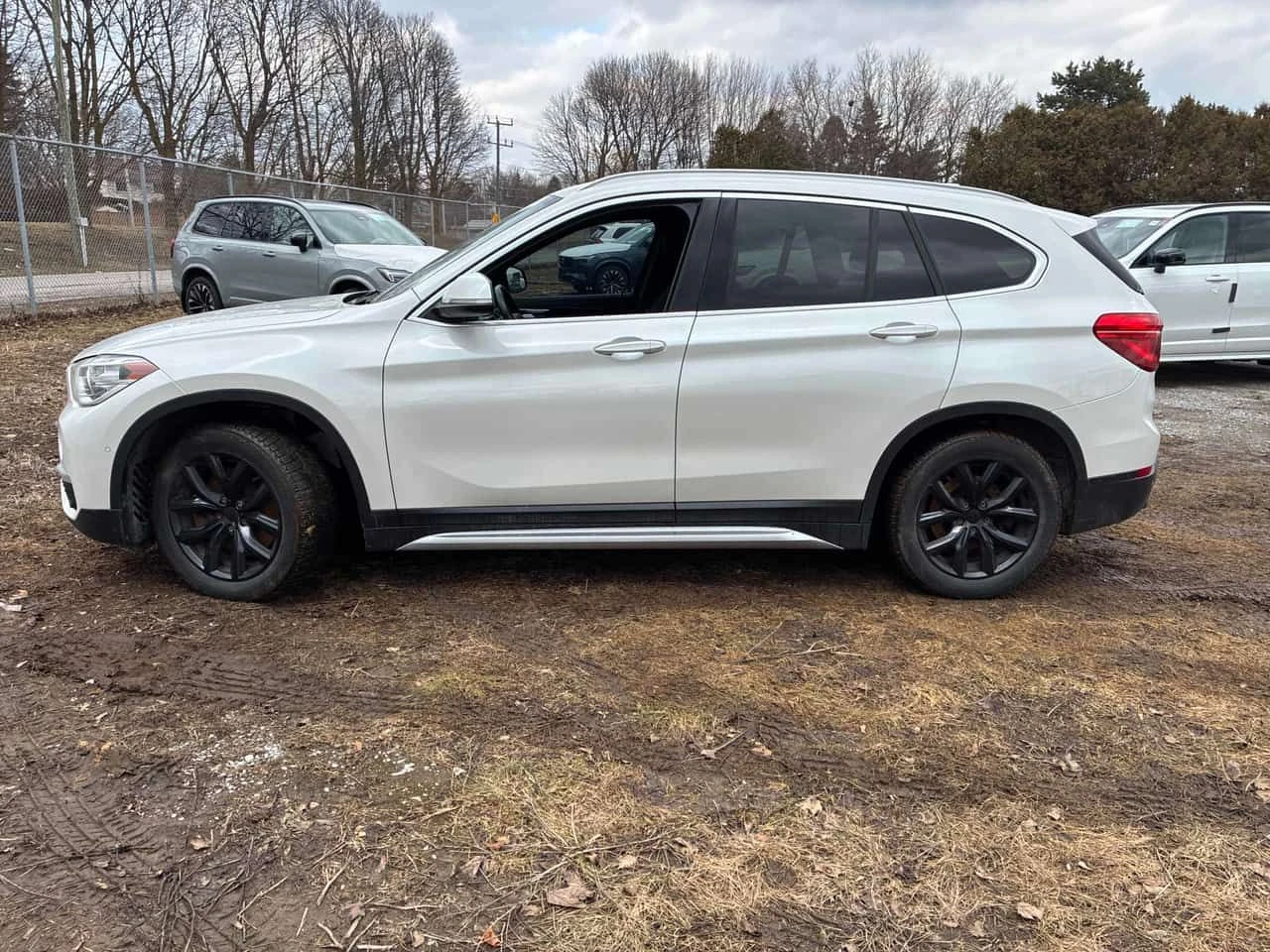 BMW X1 xDrive28i /СARFAX/ГУМИ+ ДЖАНТИ/ПАНО/КЛИП, снимка 3 - Автомобили и джипове - 53930326