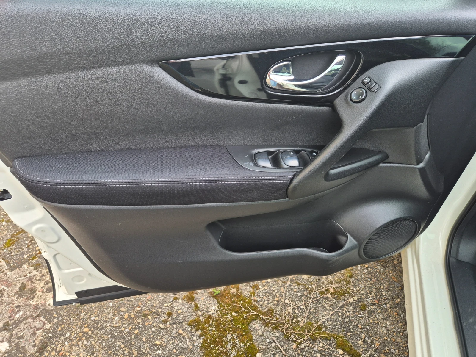 Nissan Qashqai Tekna 1.5dci, снимка 8 - Автомобили и джипове - 54357664