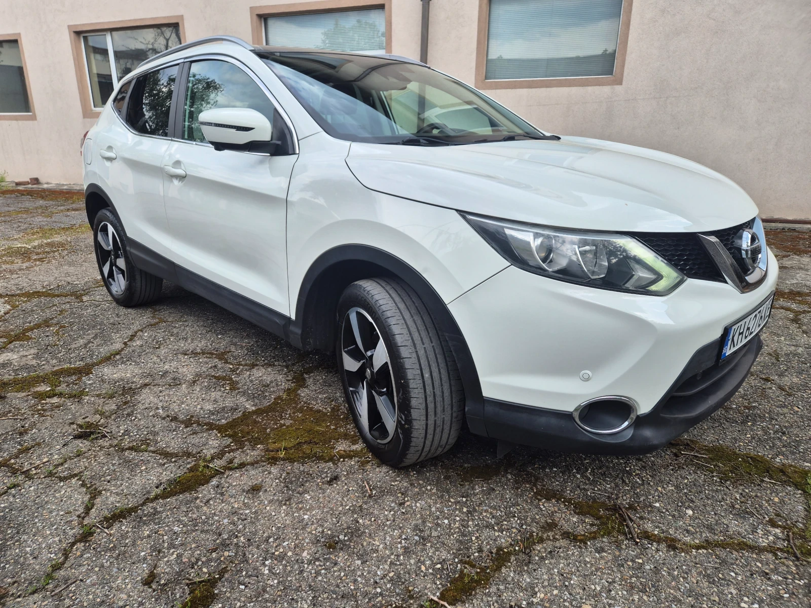 Nissan Qashqai Tekna 1.5dci, снимка 3 - Автомобили и джипове - 54357664