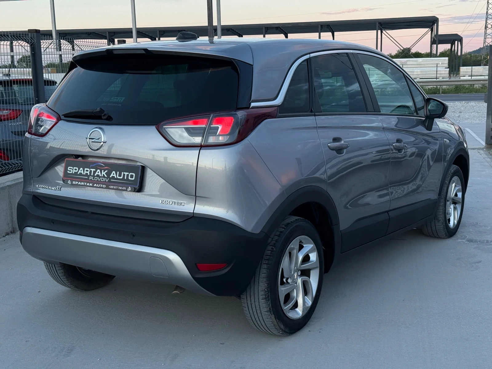 Opel Crossland X 1.2i* 2022г* РЪЧКА* 109.000КМ* НОВА* , снимка 4 - Автомобили и джипове - 54597158