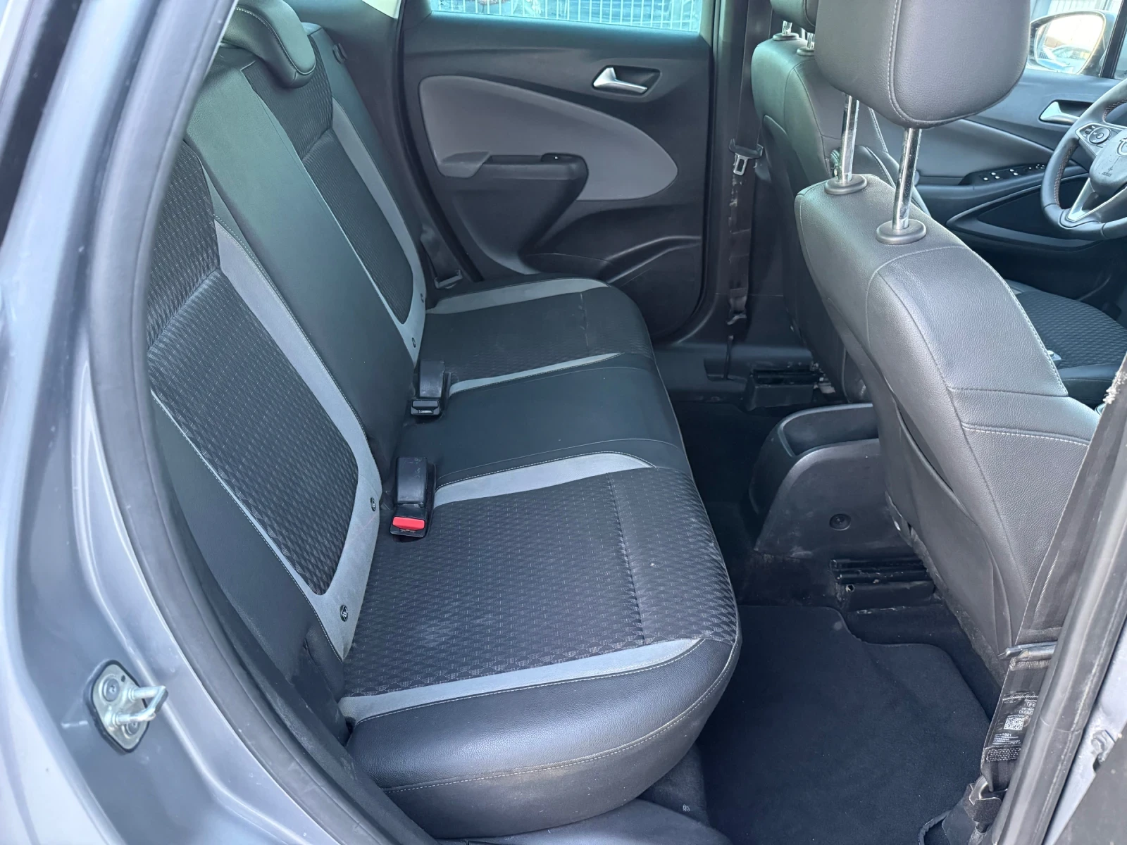 Opel Crossland X 1.2i* 2022г* РЪЧКА* 109.000КМ* НОВА* , снимка 10 - Автомобили и джипове - 54597158