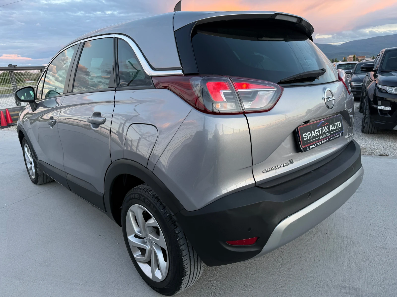 Opel Crossland X 1.2i* 2022г* РЪЧКА* 109.000КМ* НОВА* , снимка 6 - Автомобили и джипове - 54597158
