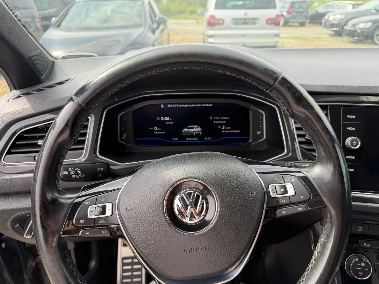 VW T-Roc, снимка 14 - Автомобили и джипове - 55403192