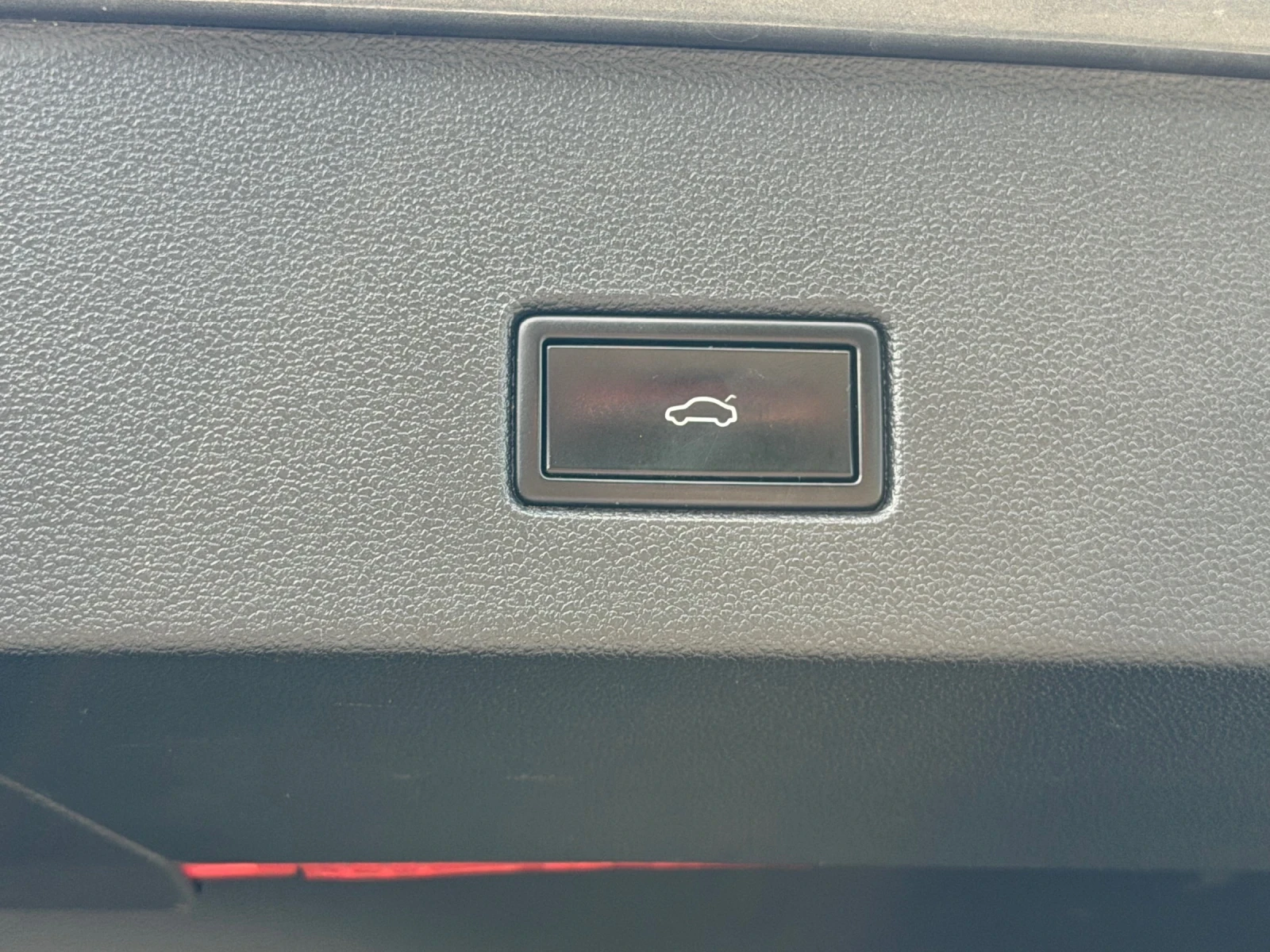 VW T-Roc, снимка 15 - Автомобили и джипове - 55403192