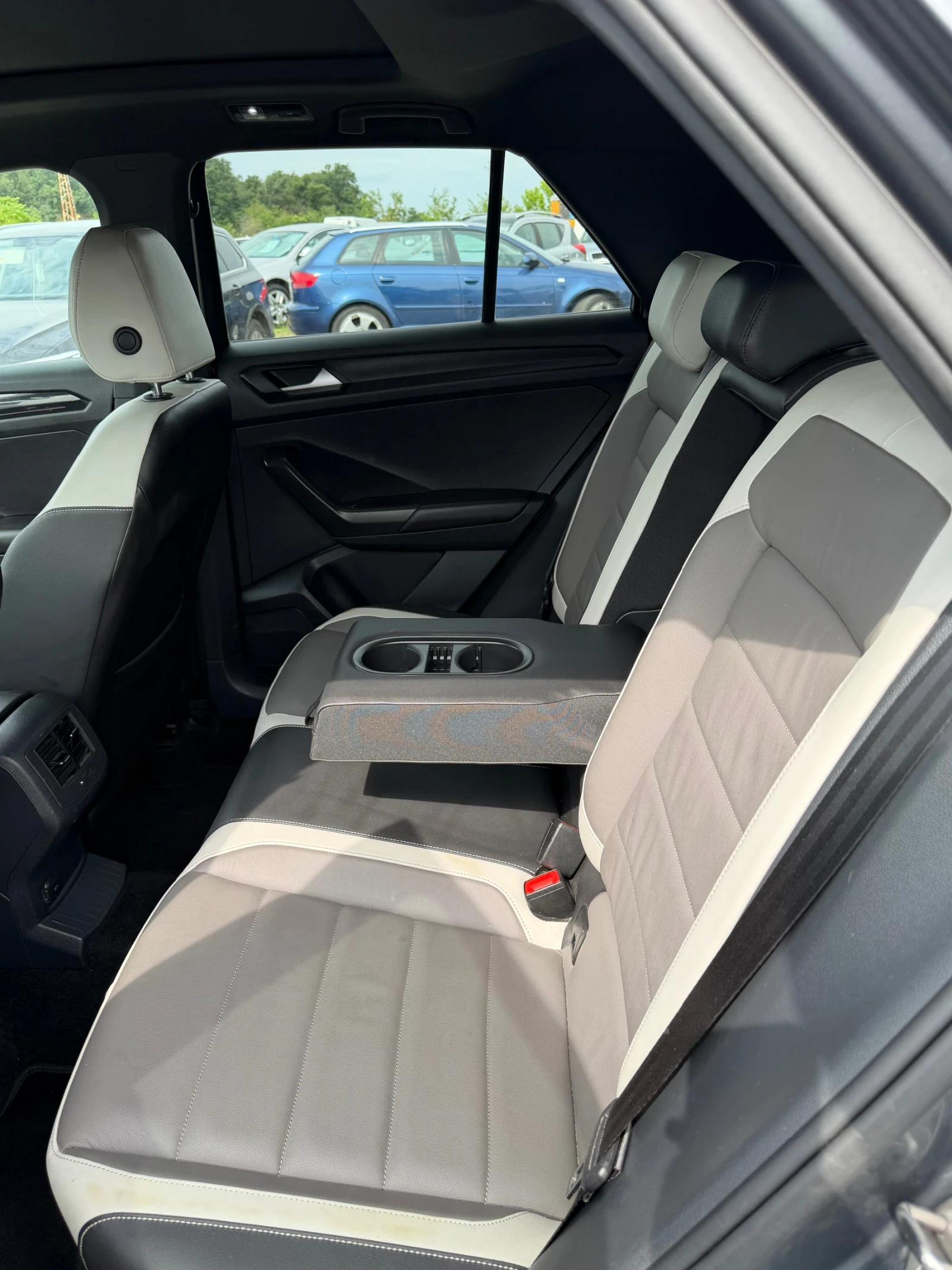 VW T-Roc, снимка 10 - Автомобили и джипове - 55403192