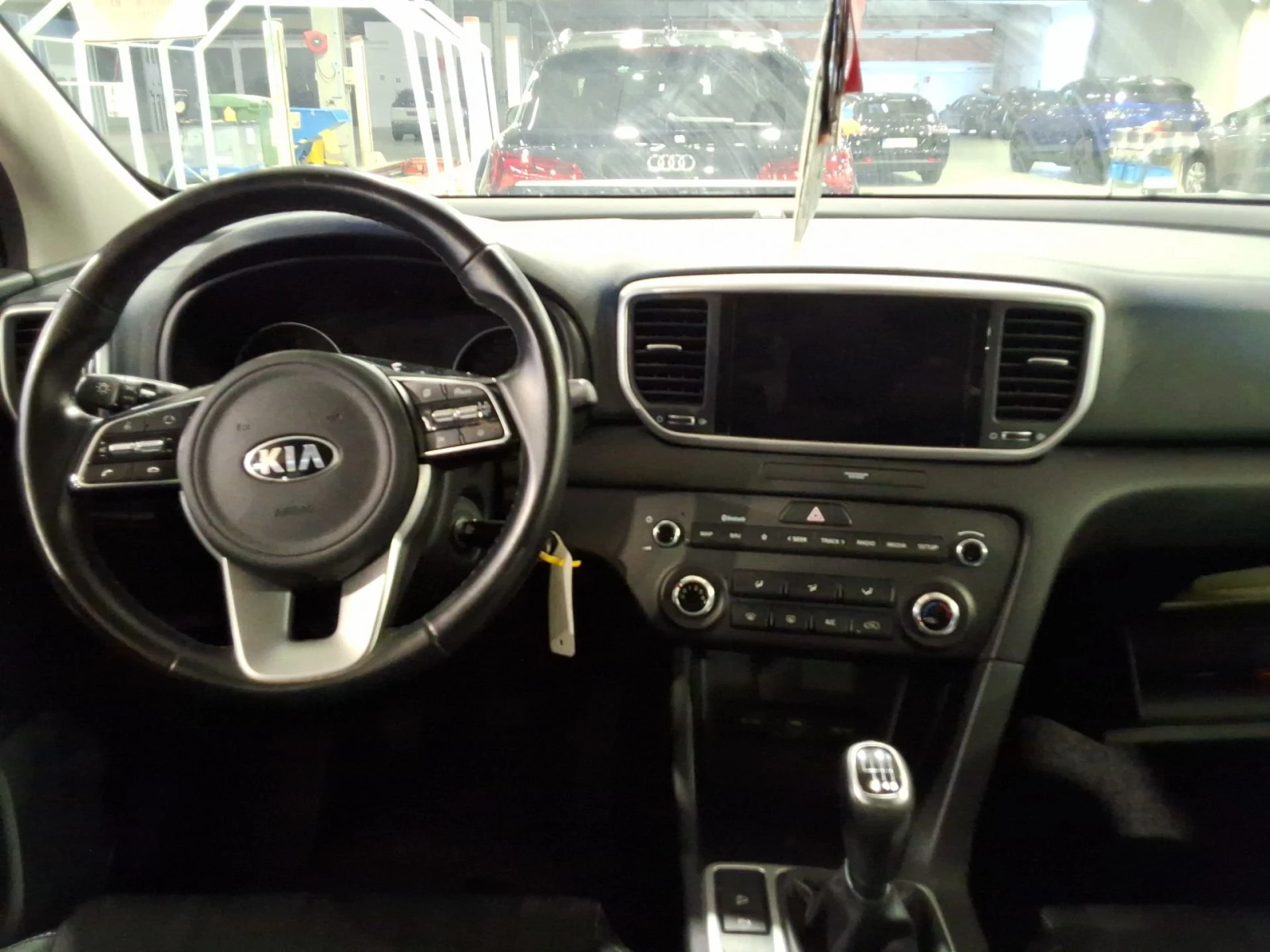Kia Sportage 1.6i , снимка 5 - Автомобили и джипове - 55613636
