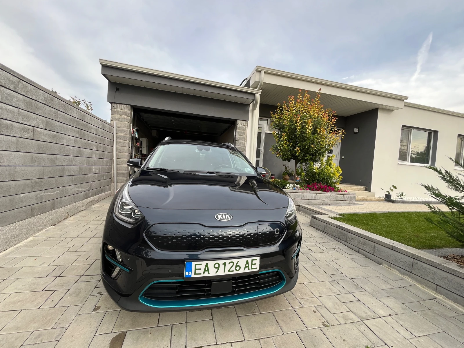 Kia Niro Executive, Каско, JBL, снимка 3 - Автомобили и джипове - 56521857