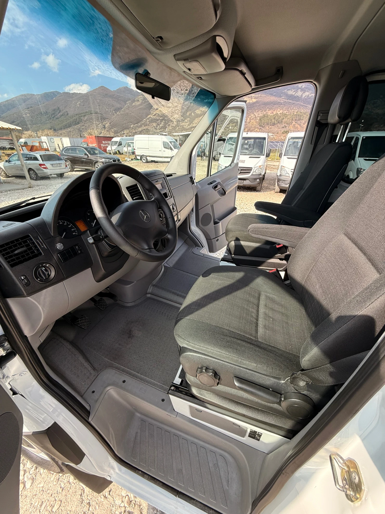 Mercedes-Benz Sprinter 313 ЛИЗИНГ-9местен-Клима-ЕВРО6, снимка 13 - Бусове и автобуси - 53986606