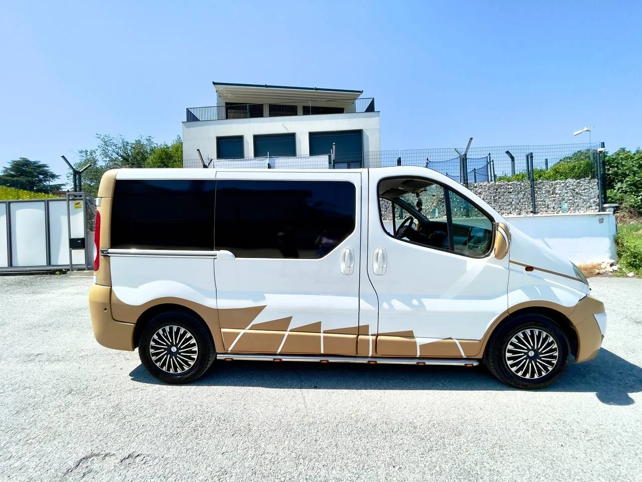 Renault Trafic, снимка 3 - Бусове и автобуси - 55261968