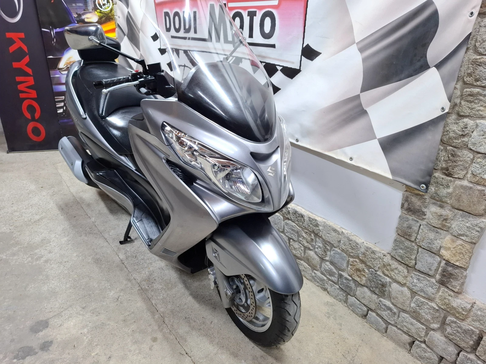 Suzuki Burgman 400i K7 * * *  - изображение 10