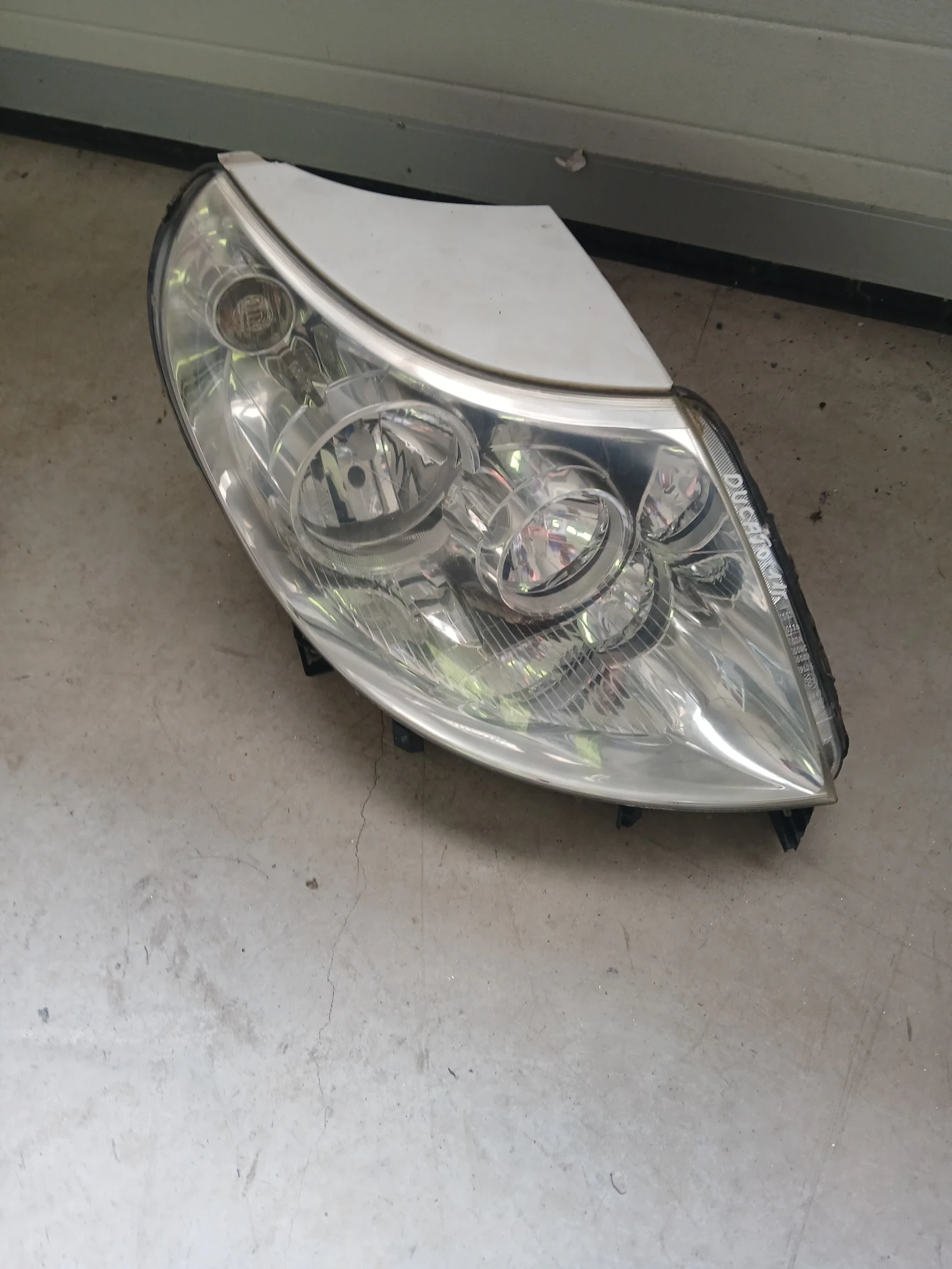1369495080 фар десен Fiat  Ducato 2011г 