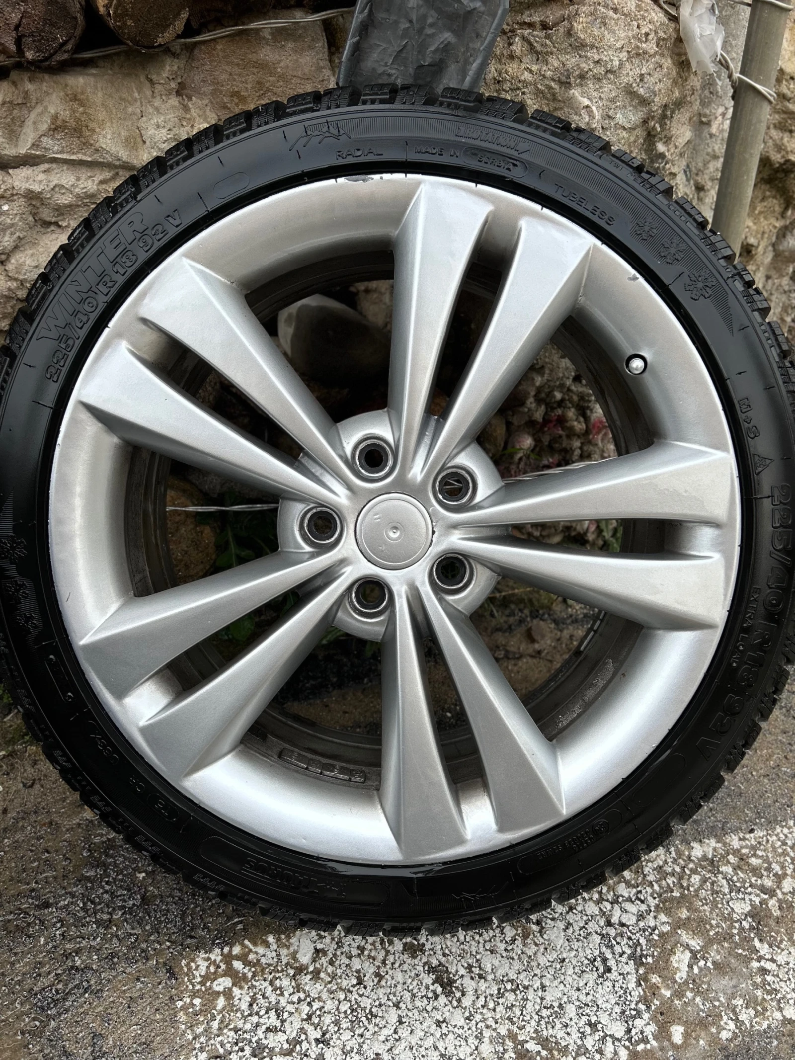 ���� � ������ 225/40R18 | Mobile.bg � ����������� 1