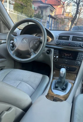 Mercedes-Benz E 220, снимка 3
