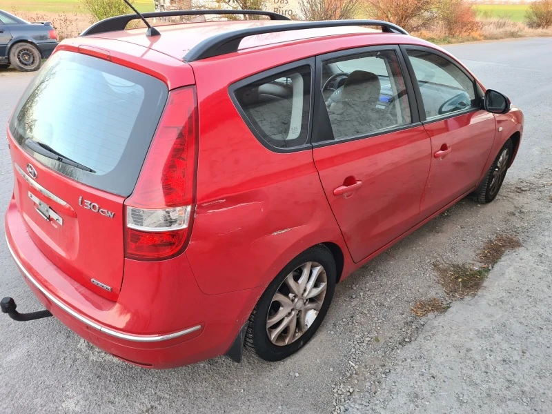 Hyundai I30 1.6crdi 90к.с cw, снимка 6 - Автомобили и джипове - 47659893